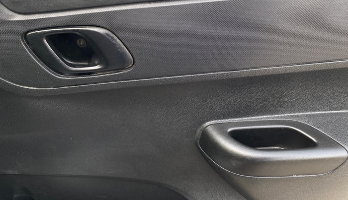 2020 Renault Kwid RXT 0.8, Petrol, Manual, 25,067 km, Driver Side Door Panels Control