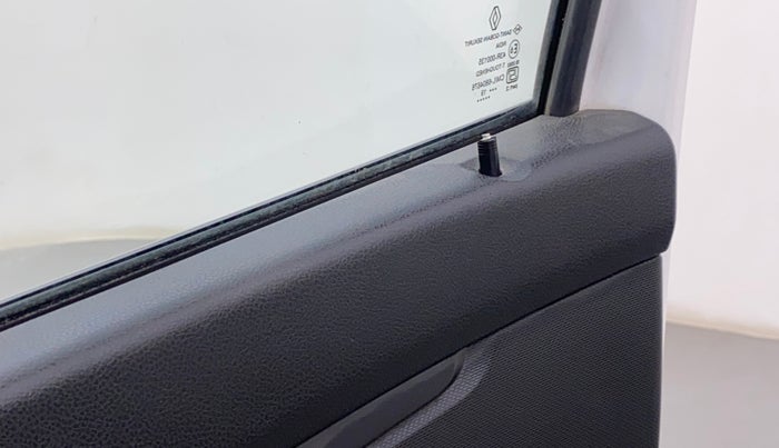 2019 Renault Kwid RXT 1.0 EASY-R AT OPTION, Petrol, Automatic, 18,781 km, Lock system - Door lock knob has minor damage