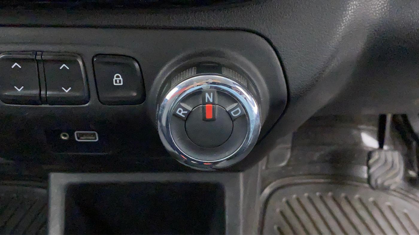 2019 Renault Kwid RXT 1.0 EASY-R AT OPTION, Petrol, Automatic, 18,781 km, Gear Lever