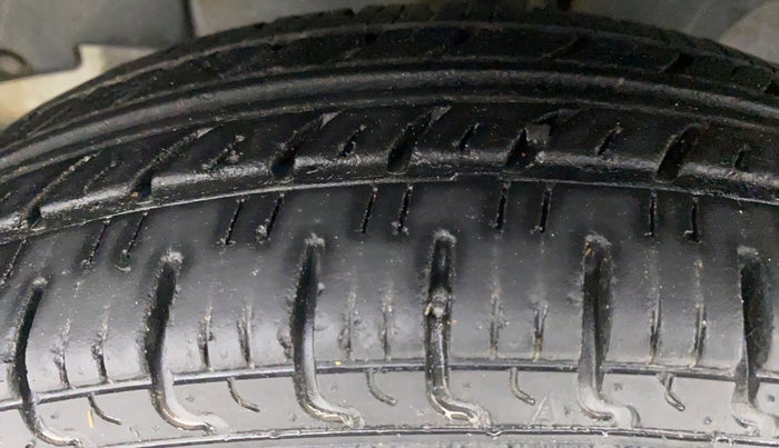 2019 Renault Kwid RXT 1.0 EASY-R AT OPTION, Petrol, Automatic, 18,781 km, Left Front Tyre Tread