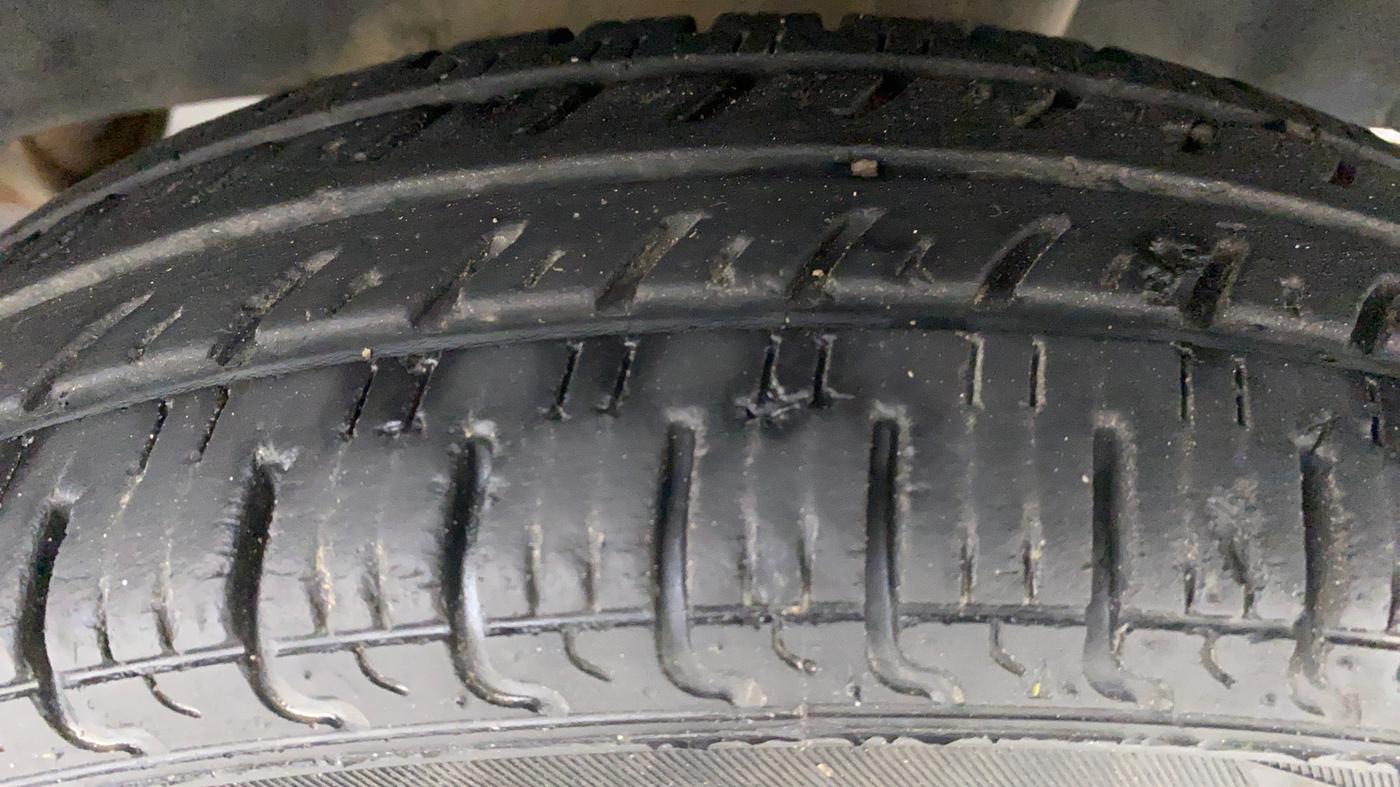2019 Renault Kwid RXT 1.0 EASY-R AT OPTION, Petrol, Automatic, 18,781 km, Left Rear Tyre Tread