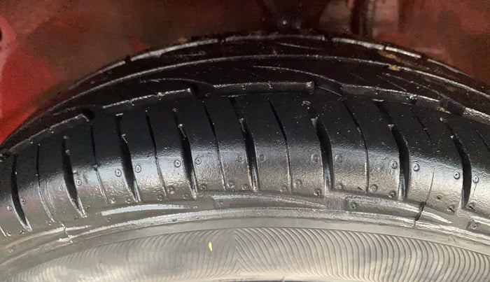 2018 Maruti Alto 800 LXI, Petrol, Manual, 38,133 km, Left Front Tyre Tread