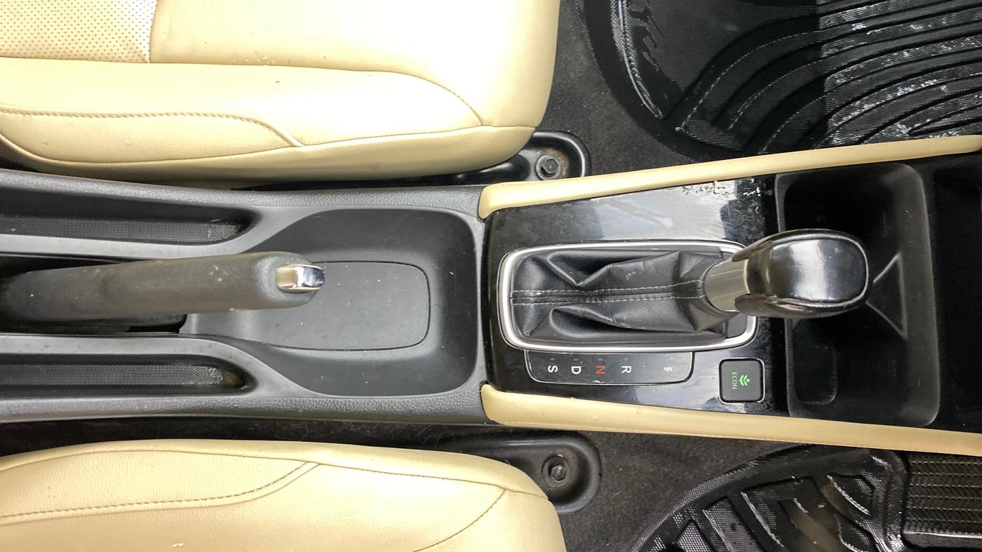 2021 Honda City 1.5L I-VTEC ZX CVT, Petrol, Automatic, 1,05,549 km, Gear Lever