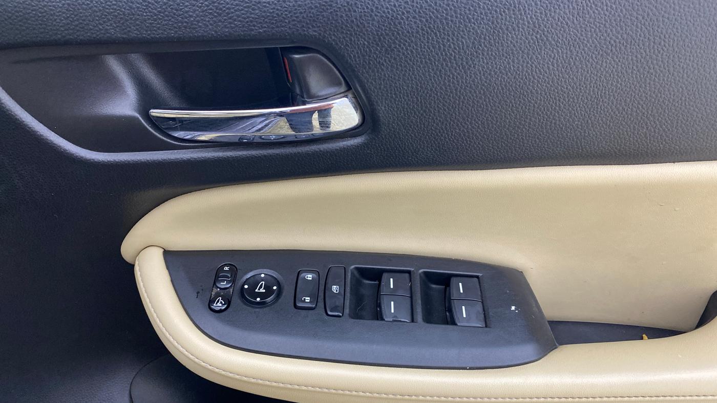 2021 Honda City 1.5L I-VTEC ZX CVT, Petrol, Automatic, 1,05,549 km, Driver Side Door Panels Control
