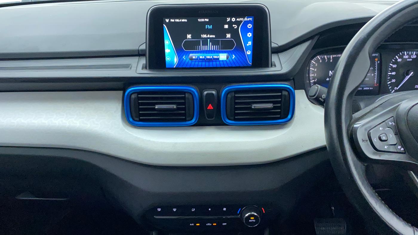 2021 Tata PUNCH CREATIVE AMT 1.2 RTN DUAL TONE, Petrol, Automatic, 24,626 km, Air Conditioner