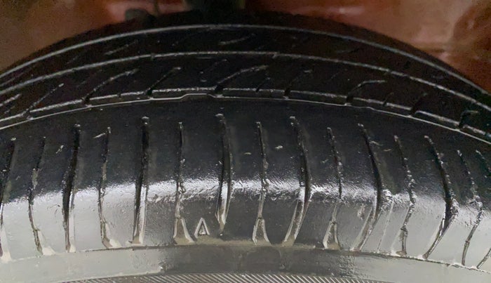 2016 Maruti Wagon R 1.0 VXI, Petrol, Manual, 34,706 km, Right Front Tyre Tread