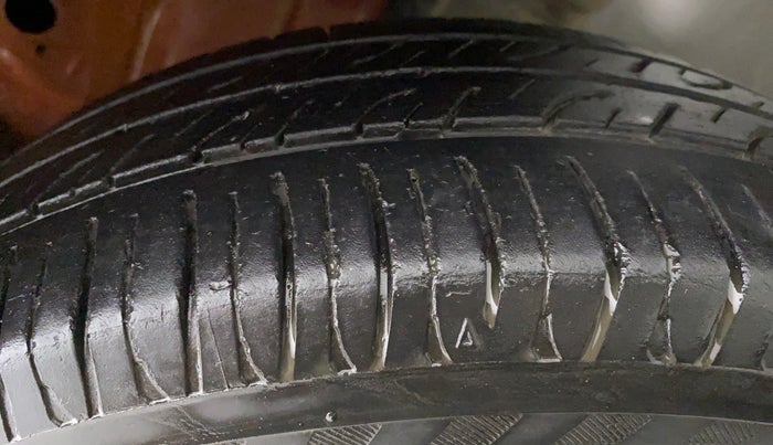 2016 Maruti Wagon R 1.0 VXI, Petrol, Manual, 34,706 km, Left Rear Tyre Tread