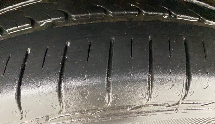 2014 Volkswagen Polo HIGHLINE1.2L, Petrol, Manual, 57,216 km, Left Front Tyre Tread