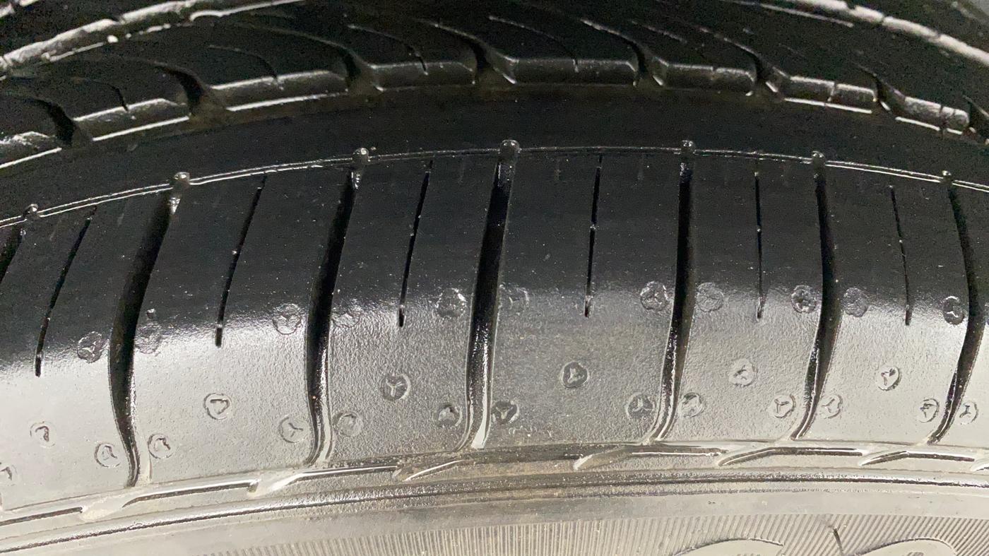 2014 Volkswagen Polo HIGHLINE1.2L, Petrol, Manual, 57,216 km, Right Rear Tyre Tread