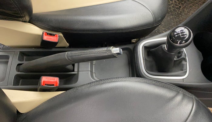 2014 Volkswagen Polo HIGHLINE1.2L, Petrol, Manual, 57,216 km, Gear Lever