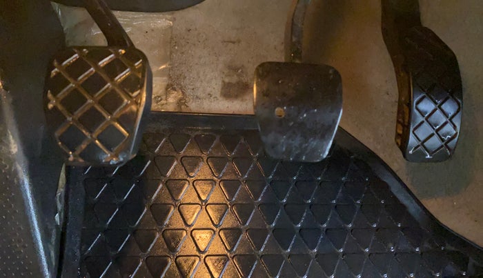 2014 Volkswagen Polo HIGHLINE1.2L, Petrol, Manual, 57,216 km, Pedals