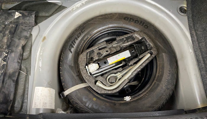 2014 Volkswagen Polo HIGHLINE1.2L, Petrol, Manual, 57,216 km, Spare Tyre