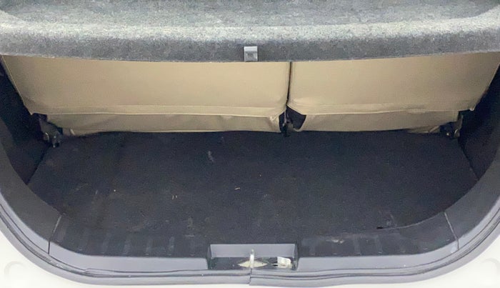 2017 Maruti Wagon R 1.0 VXI AMT, Petrol, Automatic, 10,741 km, Boot Inside
