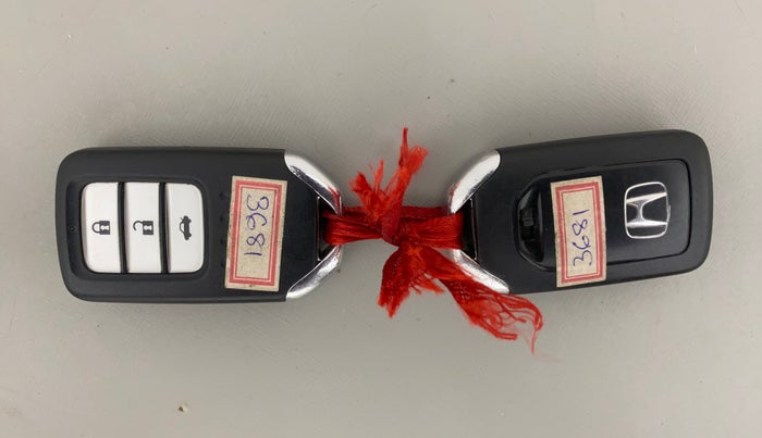 2016 Honda City 1.5L I-VTEC VX CVT, Petrol, Automatic, 1,19,796 km, Key Close Up