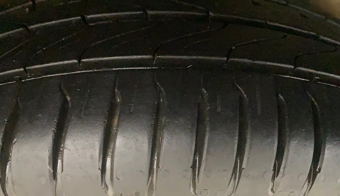 2016 Honda City 1.5L I-VTEC VX CVT, Petrol, Automatic, 1,19,796 km, Right Rear Tyre Tread