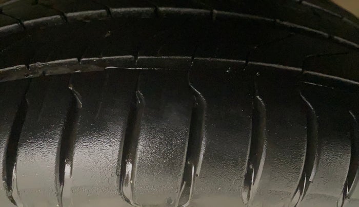 2016 Honda City 1.5L I-VTEC VX CVT, Petrol, Automatic, 1,19,796 km, Left Rear Tyre Tread