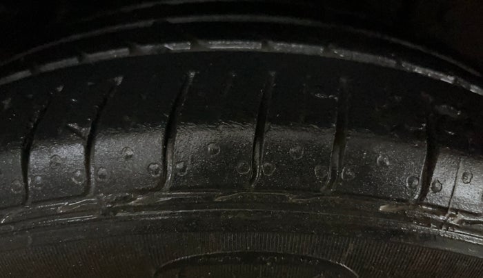 2014 Honda Amaze 1.2L I-VTEC EX, Petrol, Manual, 54,534 km, Right Front Tyre Tread