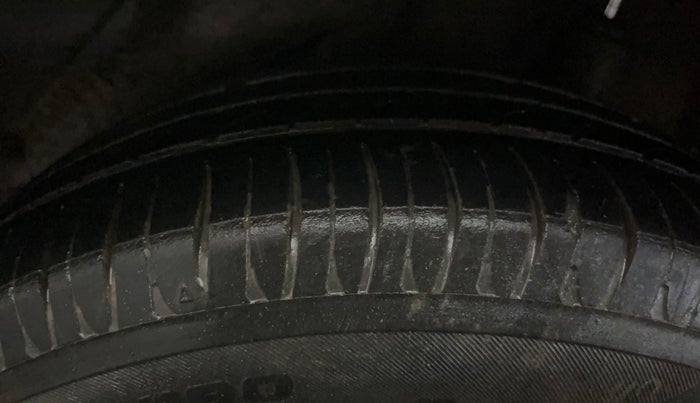2014 Honda Amaze 1.2L I-VTEC EX, Petrol, Manual, 54,534 km, Left Rear Tyre Tread