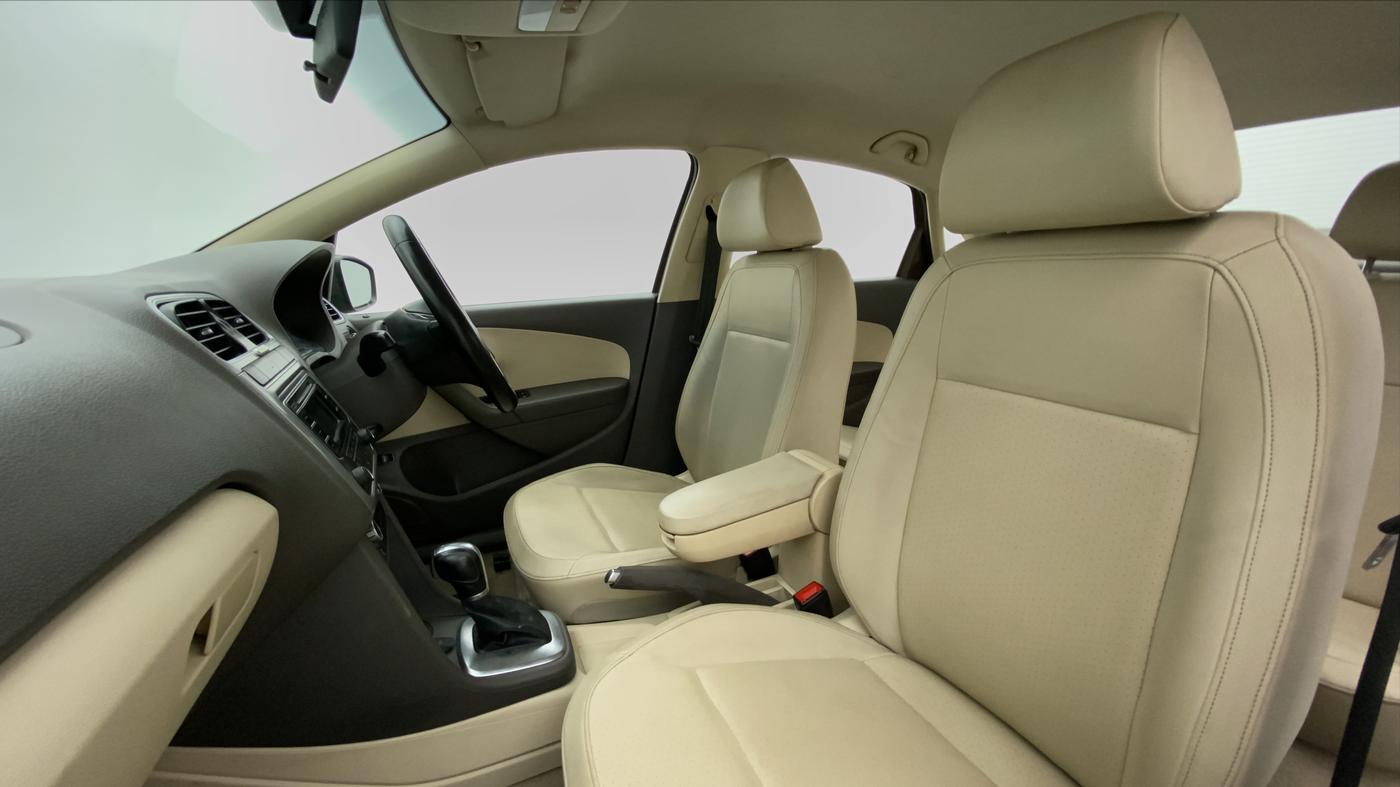 2015 Volkswagen Vento HIGHLINE TDI AT, Diesel, Automatic, 79,941 km, Right Side Front Door Cabin