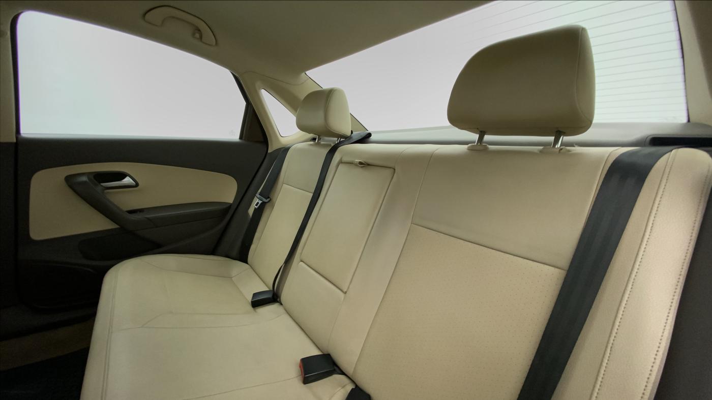2015 Volkswagen Vento HIGHLINE TDI AT, Diesel, Automatic, 79,941 km, Right Side Rear Door Cabin