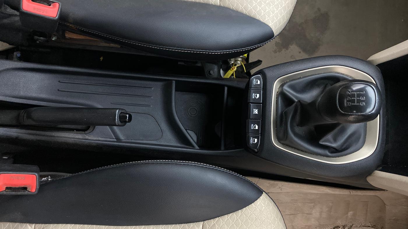 2018 Hyundai NEW SANTRO SPORTZ CNG, CNG, Manual, 94,346 km, Gear Lever