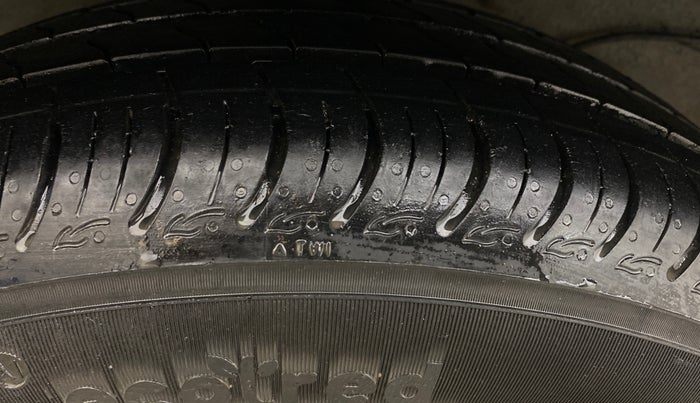 2018 Hyundai NEW SANTRO SPORTZ CNG, CNG, Manual, 94,346 km, Right Rear Tyre Tread