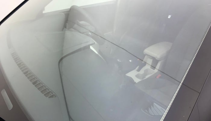 2020 Mahindra XUV300 W6 1.2 PETROL, Petrol, Manual, 45,767 km, Front windshield - Minor spot on windshield