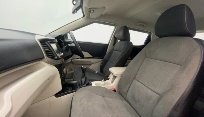 2020 Mahindra XUV300 W6 1.2 PETROL, Petrol, Manual, 45,767 km, Right Side Front Door Cabin