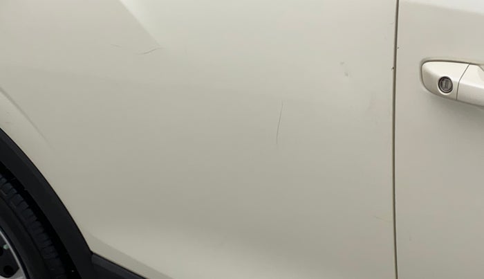 2020 Mahindra XUV300 W6 1.2 PETROL, Petrol, Manual, 45,767 km, Right rear door - Minor scratches