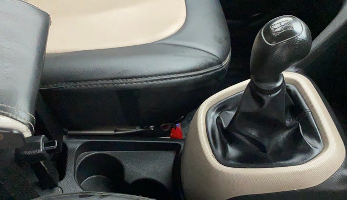 2018 Hyundai Grand i10 MAGNA 1.2 KAPPA VTVT, CNG, Manual, 63,503 km, Gear Lever