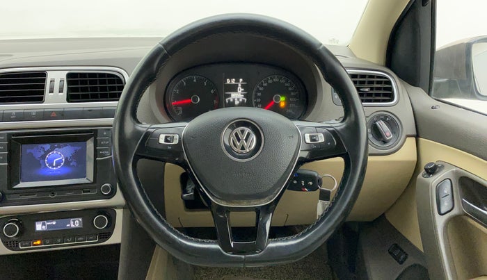 2016 Volkswagen Vento HIGHLINE PLUS 1.2 AT 16 ALLOY, Petrol, Automatic, 89,065 km, Steering Wheel Close Up