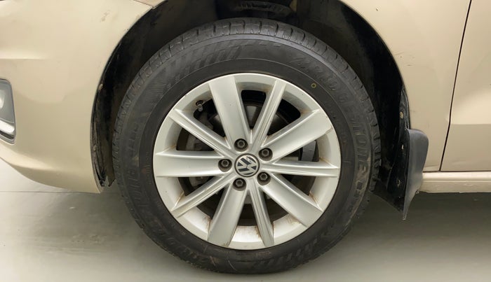 2016 Volkswagen Vento HIGHLINE PLUS 1.2 AT 16 ALLOY, Petrol, Automatic, 89,065 km, Left Front Wheel