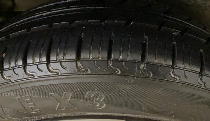 2016 Maruti Celerio VXI AMT, Petrol, Automatic, 41,246 km, Right Rear Tyre Tread