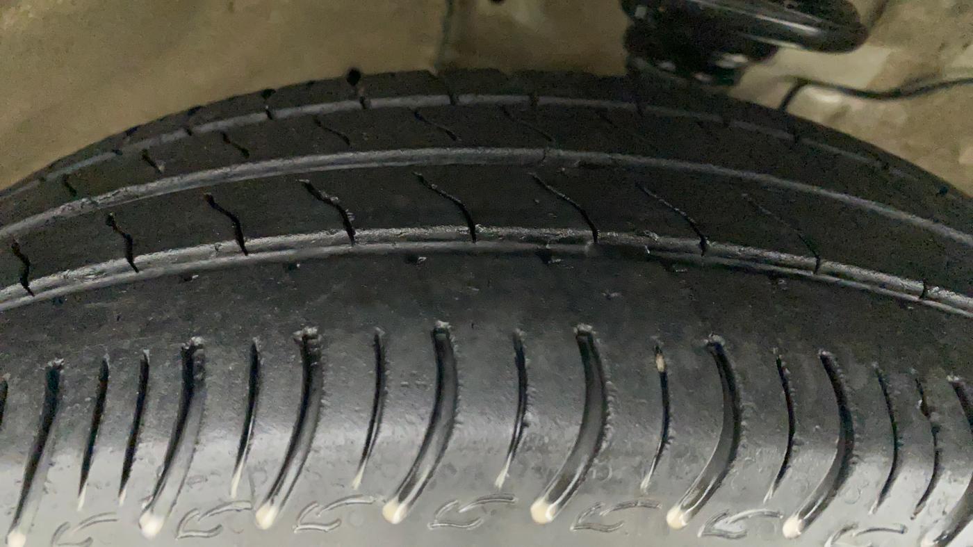 2021 Maruti S PRESSO VXI (O) CNG, CNG, Manual, 45,623 km, Right Front Tyre Tread