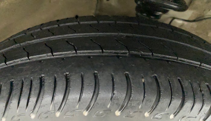 2021 Maruti S PRESSO VXI (O) CNG, CNG, Manual, 45,623 km, Right Front Tyre Tread
