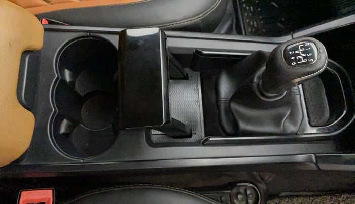 2019 Tata Harrier XM 2.0L KRYOTEC, Diesel, Manual, 44,466 km, Gear Lever