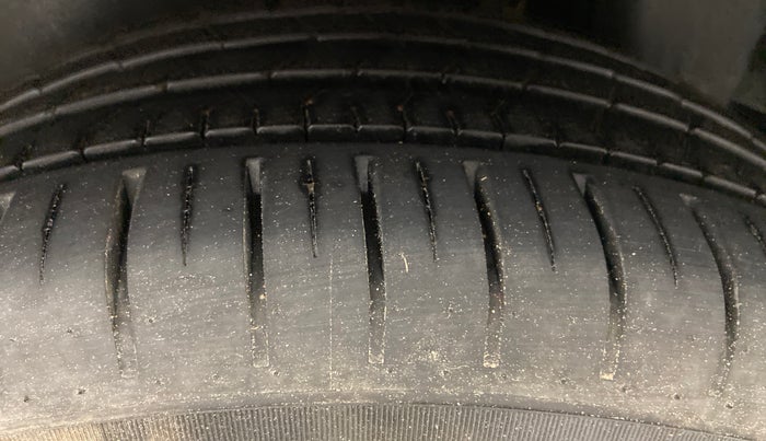 2018 Maruti Ciaz ALPHA 1.5 SHVS PETROL, Petrol, Manual, 15,387 km, Left Rear Tyre Tread