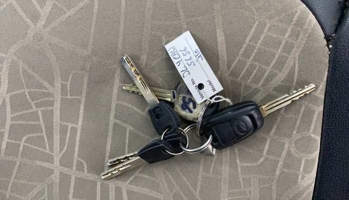 2016 Hyundai Grand i10 MAGNA 1.2 KAPPA VTVT, Petrol, Manual, 28,023 km, Key Close Up