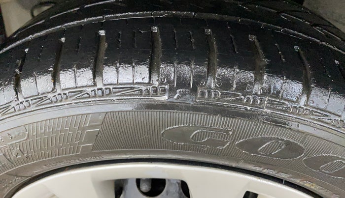 2016 Hyundai Grand i10 MAGNA 1.2 KAPPA VTVT, Petrol, Manual, 28,023 km, Right Rear Tyre Tread