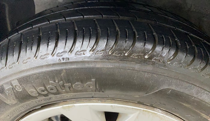 2016 Hyundai Grand i10 MAGNA 1.2 KAPPA VTVT, Petrol, Manual, 28,023 km, Left Front Tyre Tread