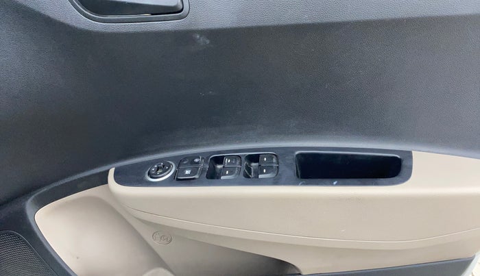 2016 Hyundai Grand i10 MAGNA 1.2 KAPPA VTVT, Petrol, Manual, 28,023 km, Driver Side Door Panels Control