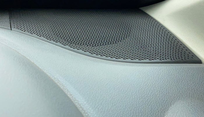 2019 Renault Kwid RXT 1.0 AMT (O), Petrol, Automatic, 28,249 km, Speaker