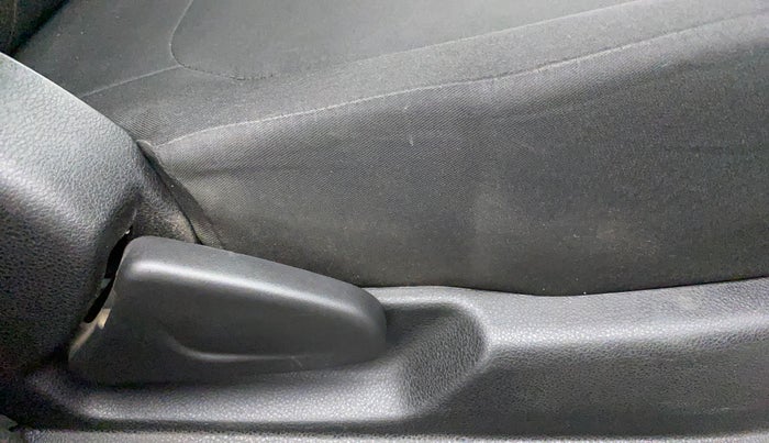 2019 Renault Kwid RXT 1.0 AMT (O), Petrol, Automatic, 28,249 km, Driver Side Adjustment Panel