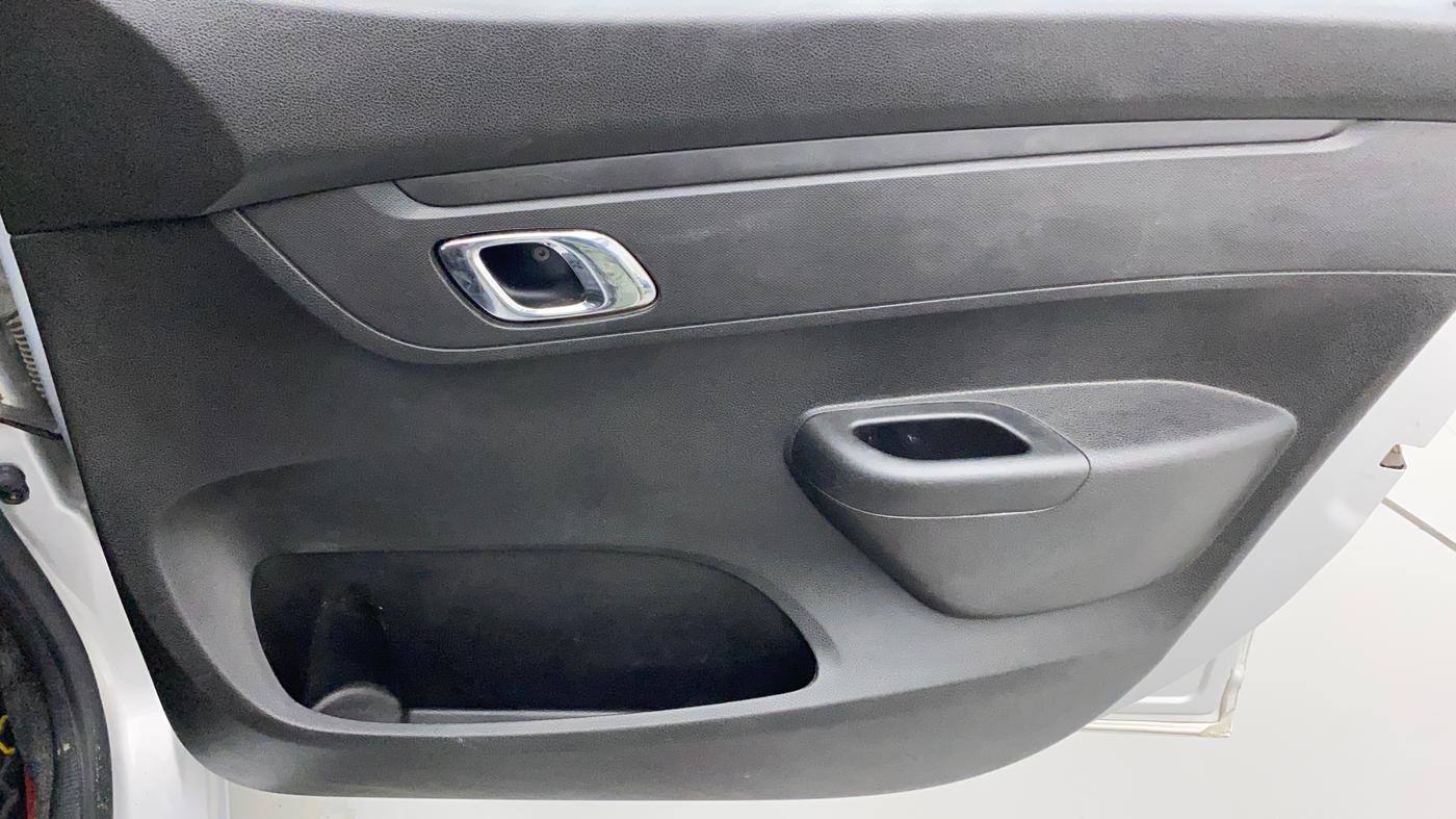 2019 Renault Kwid RXT 1.0 AMT (O), Petrol, Automatic, 28,249 km, Driver Side Door Panels Control