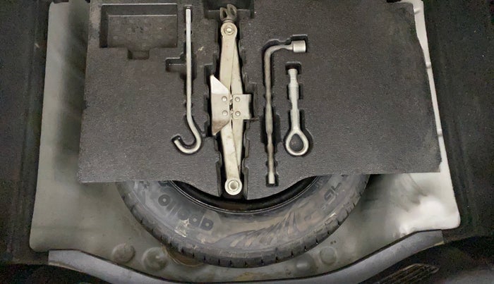 2016 Honda Jazz 1.2L I-VTEC E, Petrol, Manual, 1,00,945 km, Spare Tyre