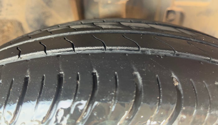 2021 Datsun Redi Go T(O) 1.0, Petrol, Manual, 98,763 km, Right Front Tyre Tread