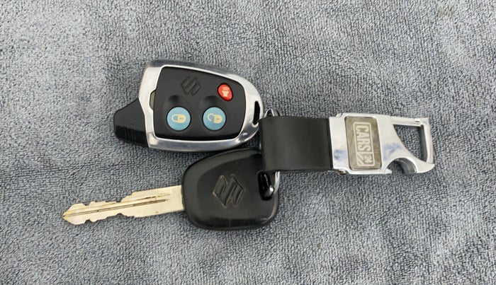 2019 Maruti Swift LXI, Petrol, Manual, 70,182 km, Key Close Up