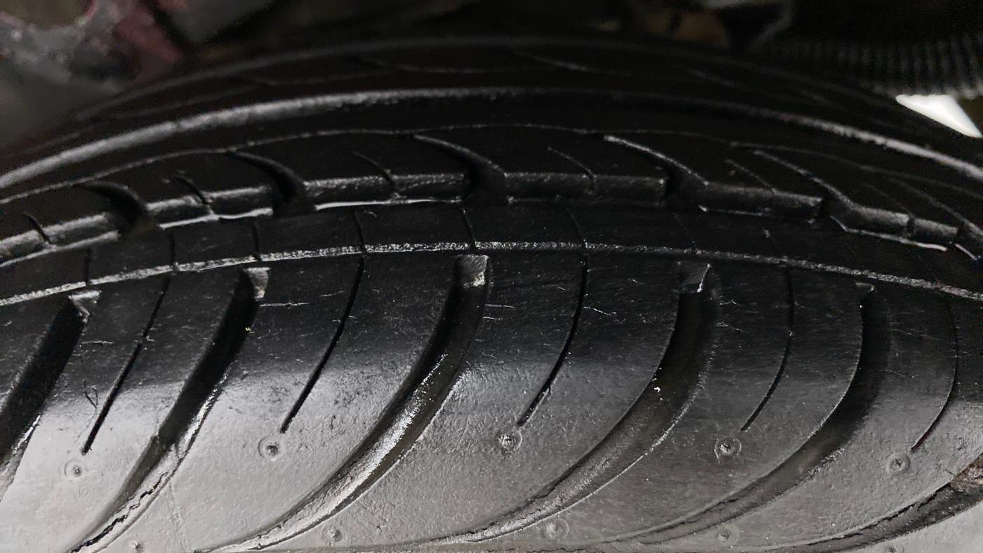 2010 Hyundai Santro Xing GLS, Petrol, Manual, 27,590 km, Left Rear Tyre Tread