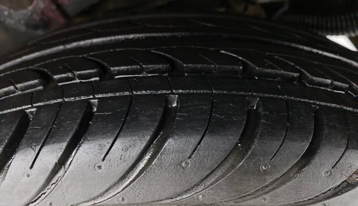 2010 Hyundai Santro Xing GLS, Petrol, Manual, 27,590 km, Left Rear Tyre Tread
