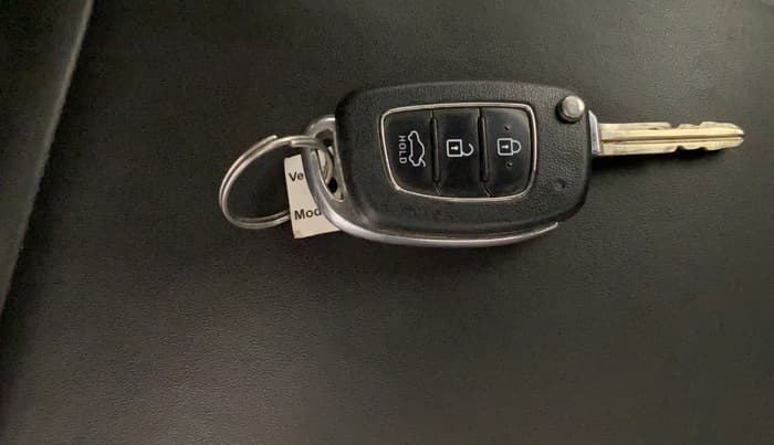 2017 Hyundai Xcent SX 1.2, Petrol, Manual, 41,453 km, Key Close Up